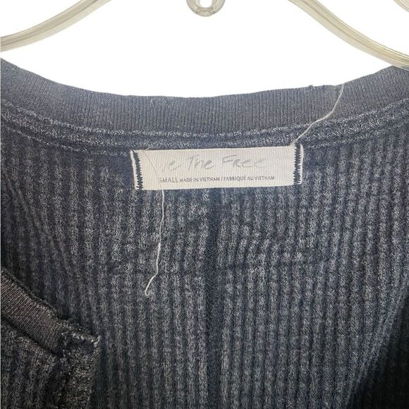 Free People S oversized charcoal gray pull over casual long sleeve boho - Picture 3 of 4